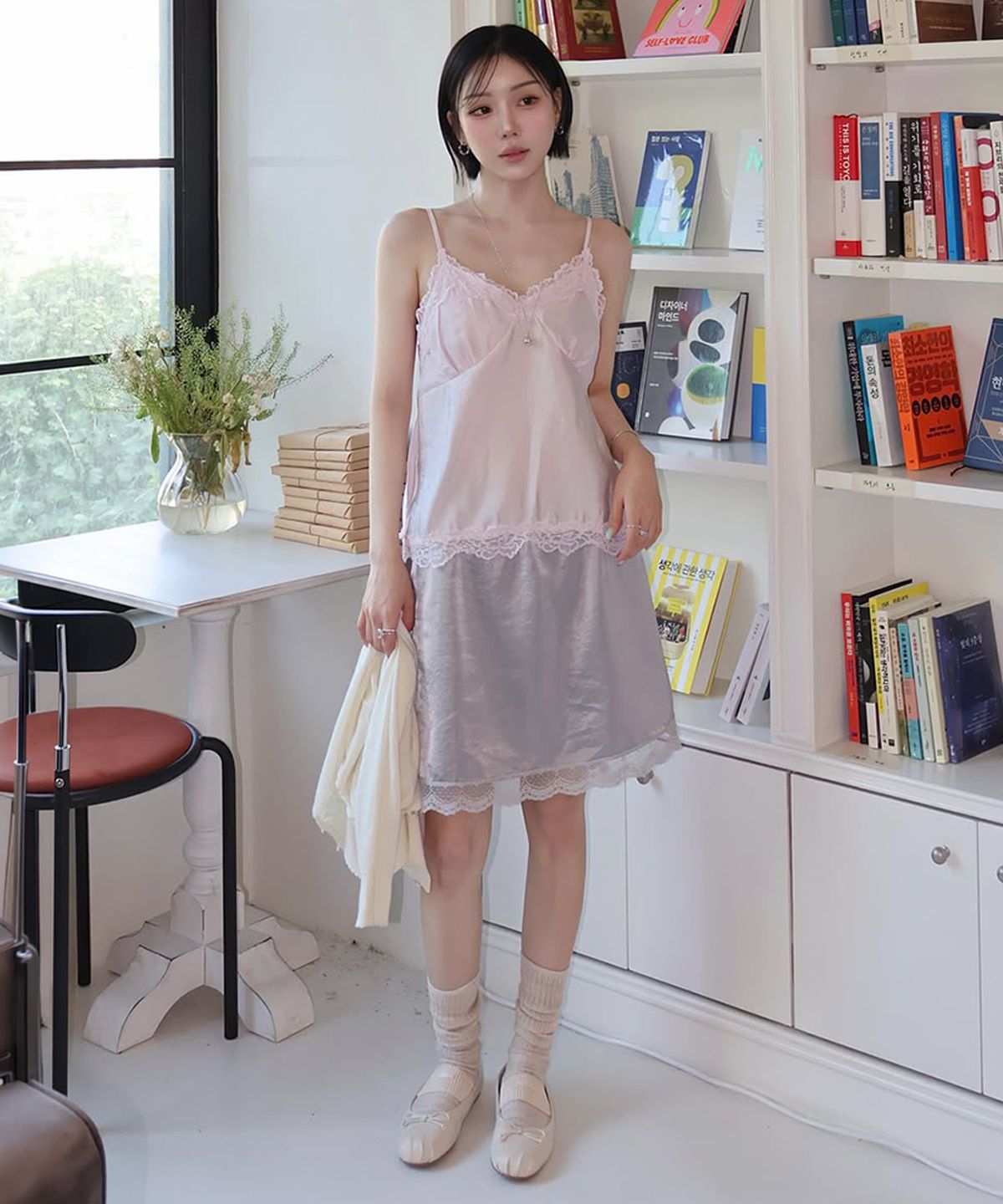 런던다다(LONDONDADA) Satin Lace Hem Mini Skirt, SILVER