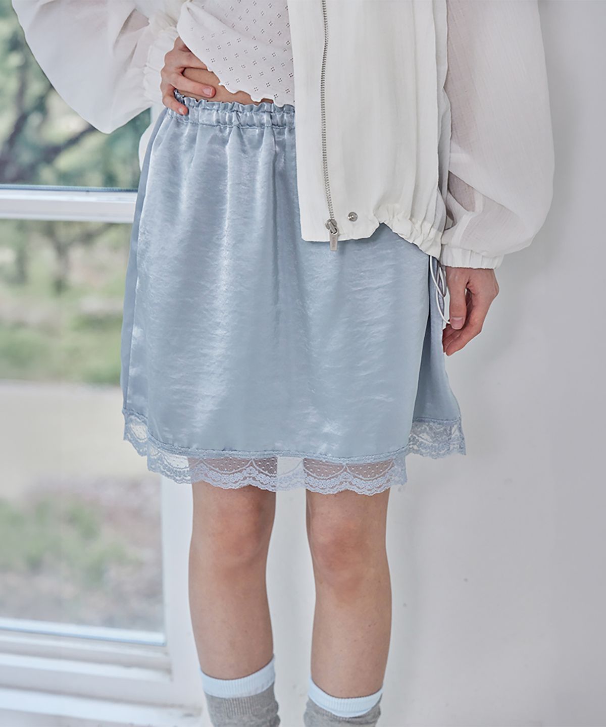 런던다다(LONDONDADA) Satin Lace Hem Mini Skirt, PALE BLUE