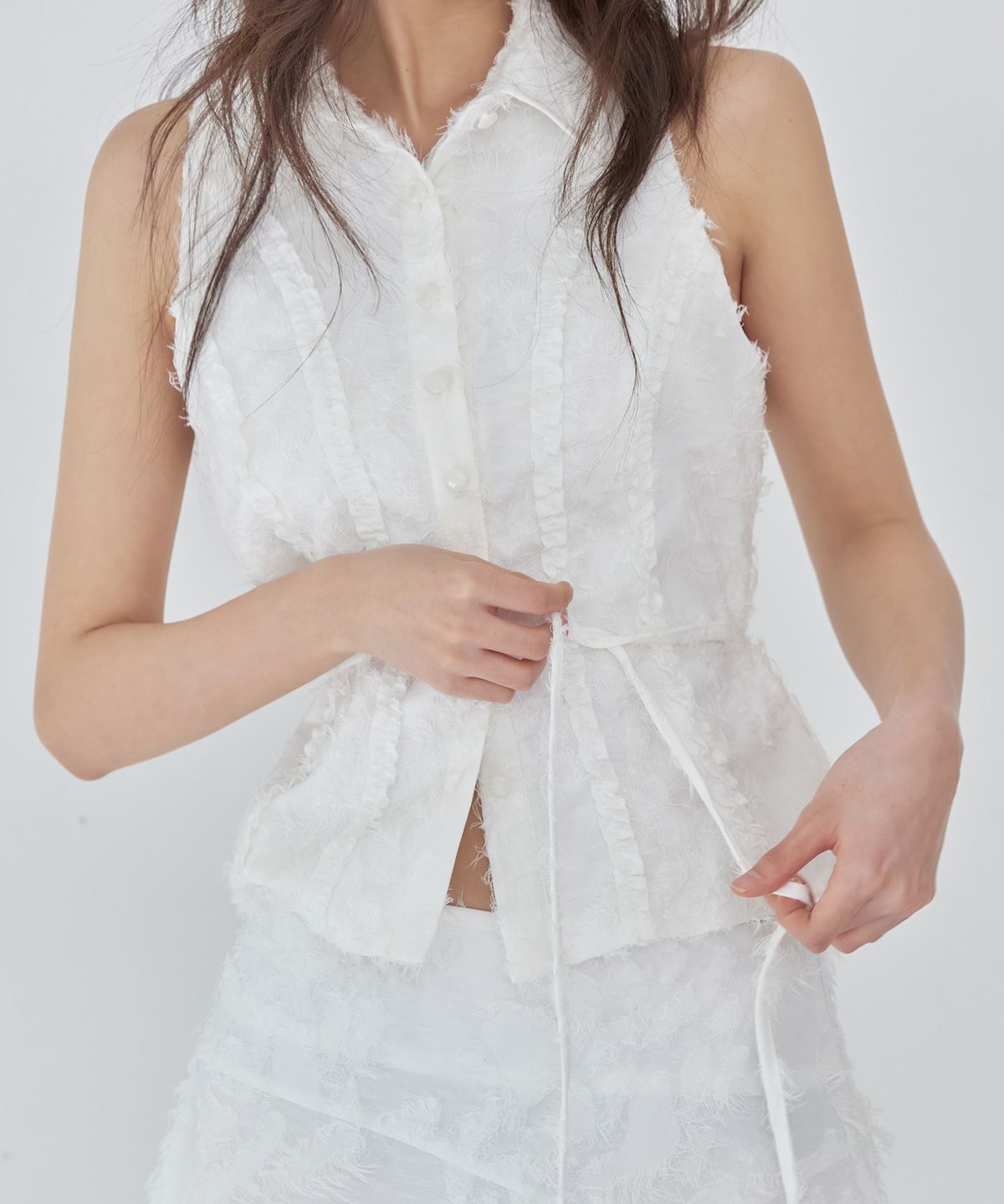 런던다다(LONDONDADA) Soft Fringe Sleeveless Shirt, WHITE