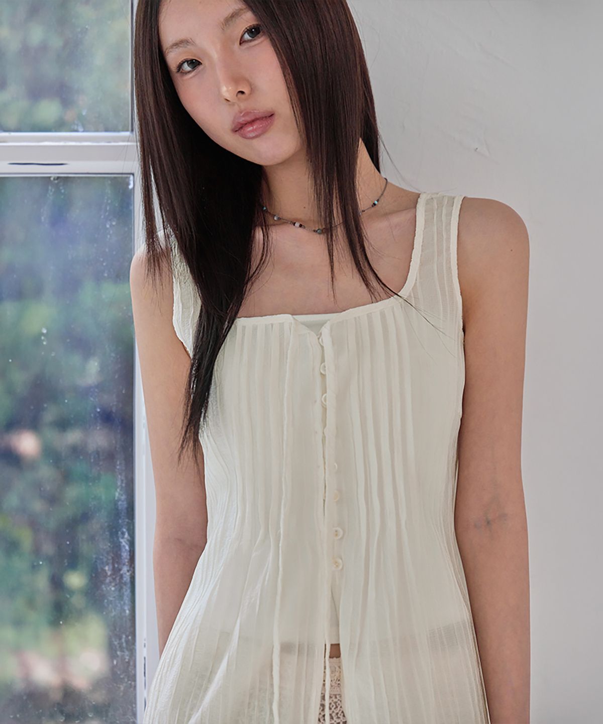 런던다다(LONDONDADA) Wrinkle Tie Sleeveless Blouse, CREAM
