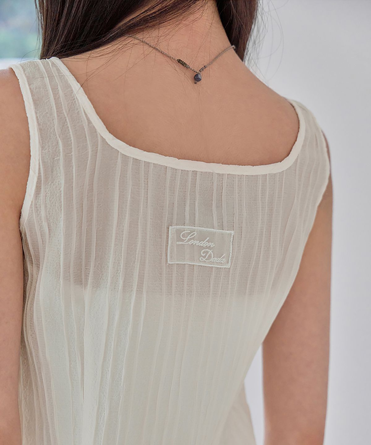 런던다다(LONDONDADA) Wrinkle Tie Sleeveless Blouse, CREAM