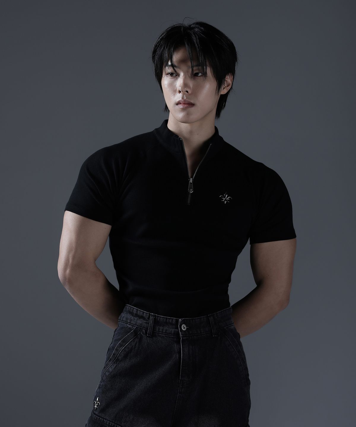 카미드(CARMID) 카미드 엔틱 반집업 반팔 [블랙]