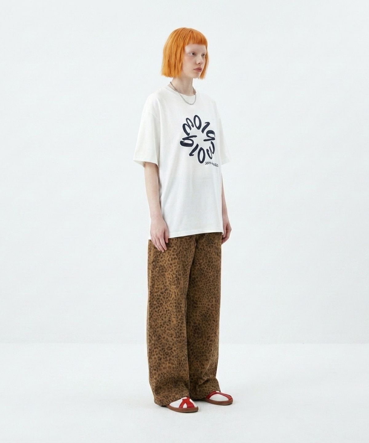 블로우(BLOW) PIGMENT_TYPOGRAPHY T-SHIRT [NAVY LOGO]