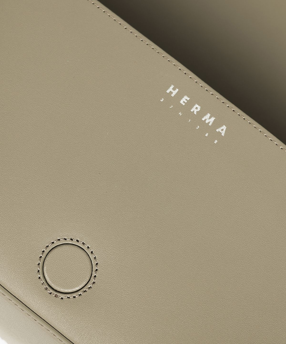 헤르마(HERMA) 렉타 컨버터블 숄더백 에크루