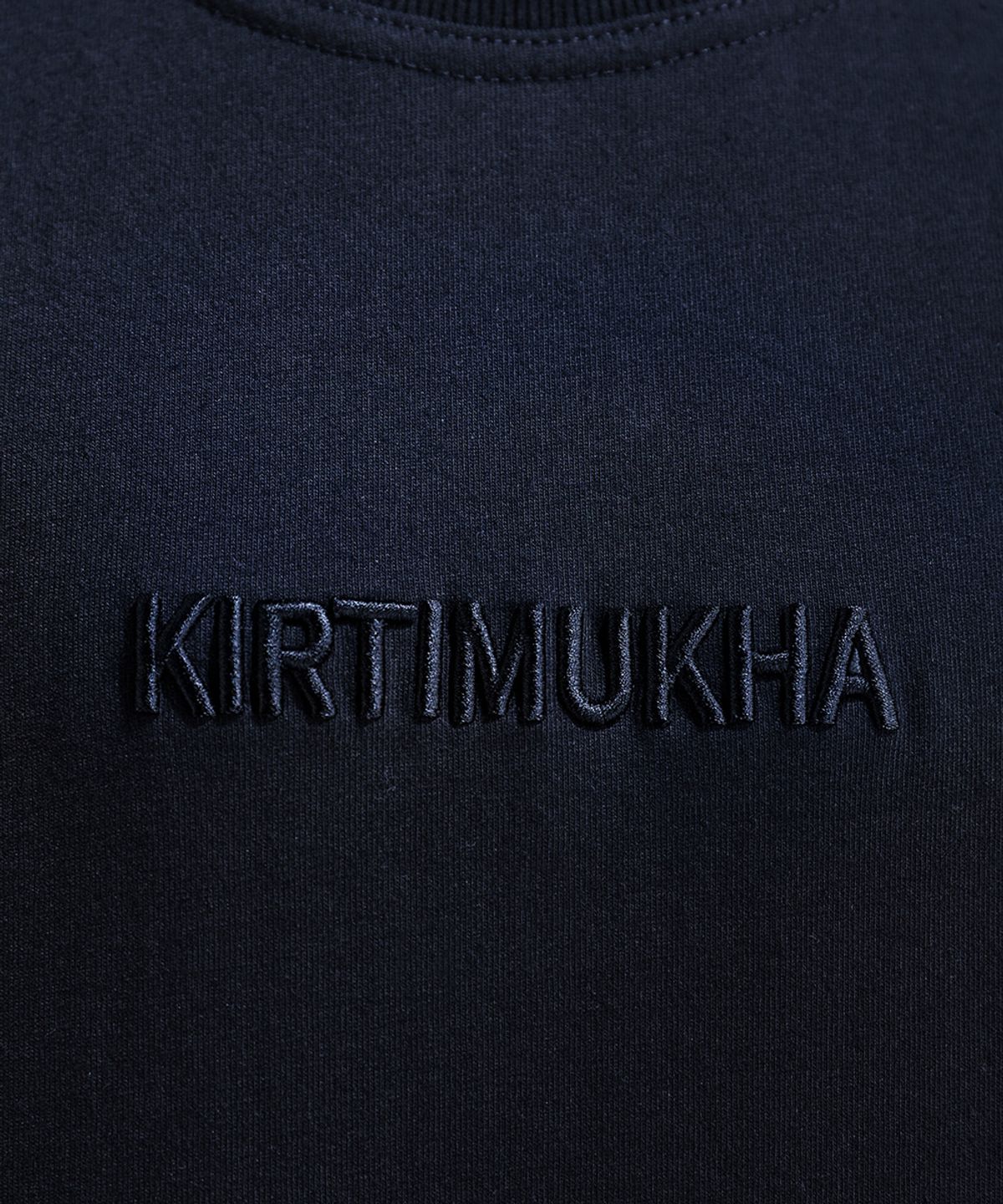 키르티무카(KIRTIMUKHA) 자수 롱 나시 티셔츠 블랙
