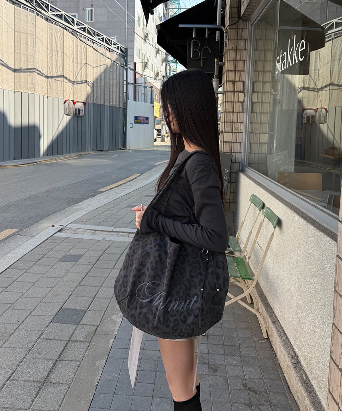 넛넛(NUTNUT) Hobo Shoulder Bag - CHARCOAL(LEOPARD)
