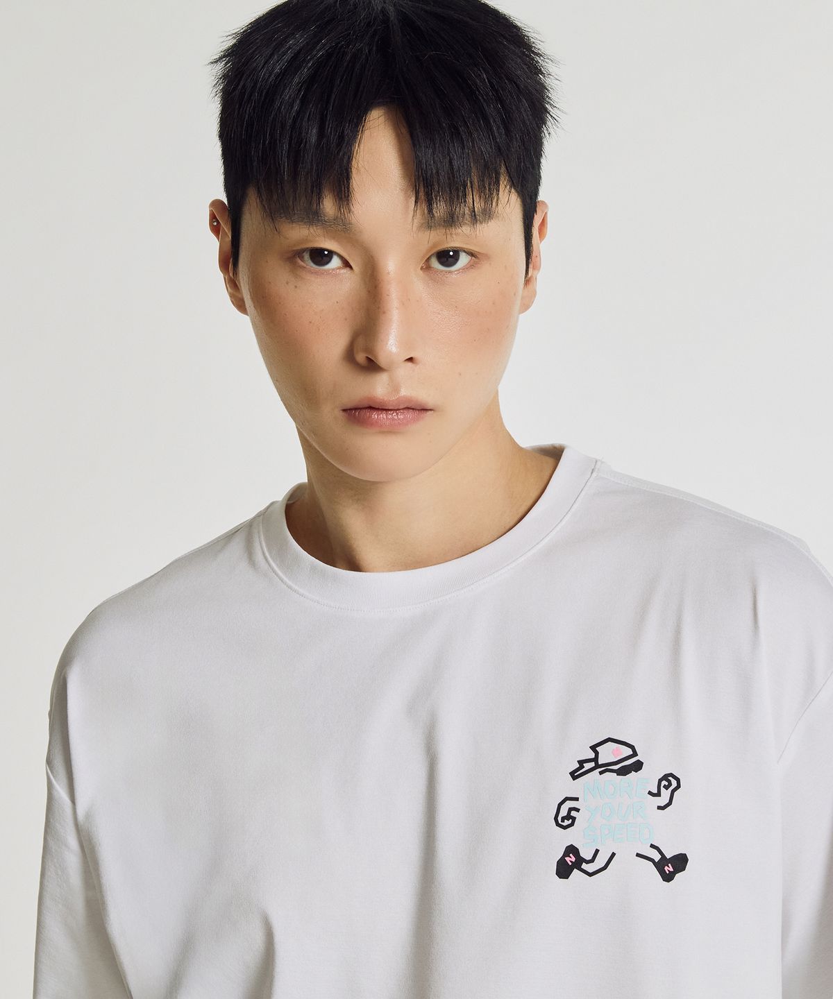 뉴발란스(NEW BALANCE) NBNEG35613 / UNI FROZEN 픽토그램 반팔티 (WHITE)