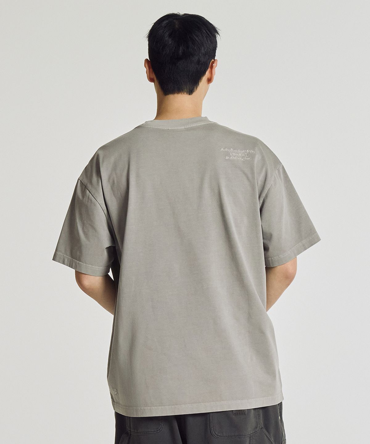 뉴발란스(NEW BALANCE) NBNEG21453 / UNI 에센셜 시그니처 다잉 반팔티 (DYEING GRAY)