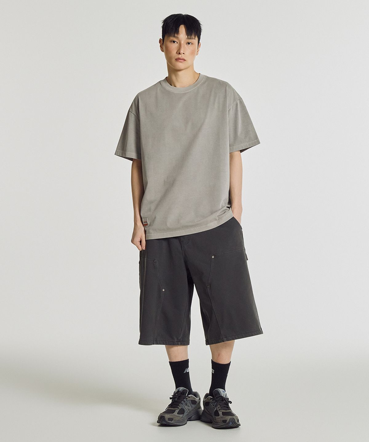 뉴발란스(NEW BALANCE) NBNEG21453 / UNI 에센셜 시그니처 다잉 반팔티 (DYEING GRAY)
