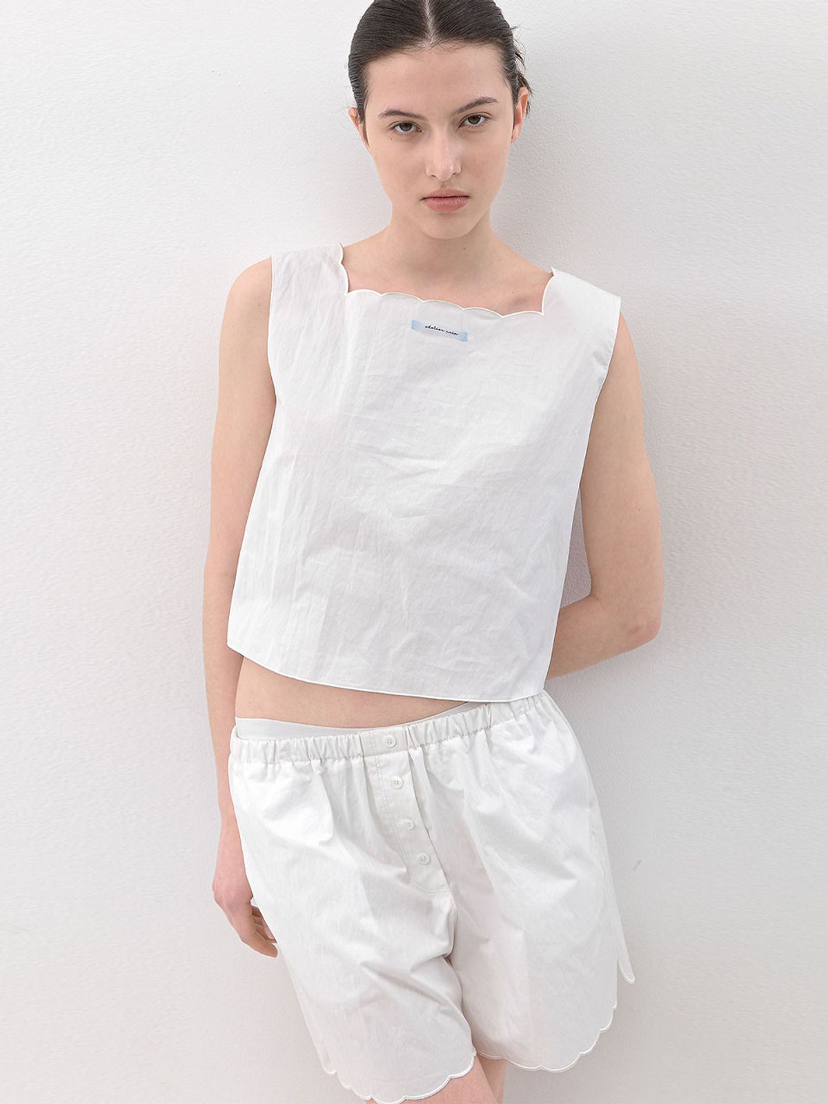 아틀리에 나인(ATELIER NAIN) AN SEMICIRCLE SCALLOP SET-UP HALF PANTS (PT-5784)