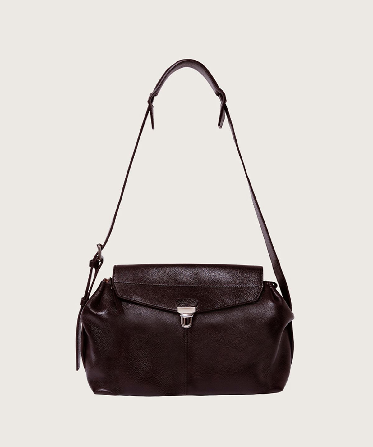 넛넛(NUTNUT) Aure Buckle Flap Bag - BROWN