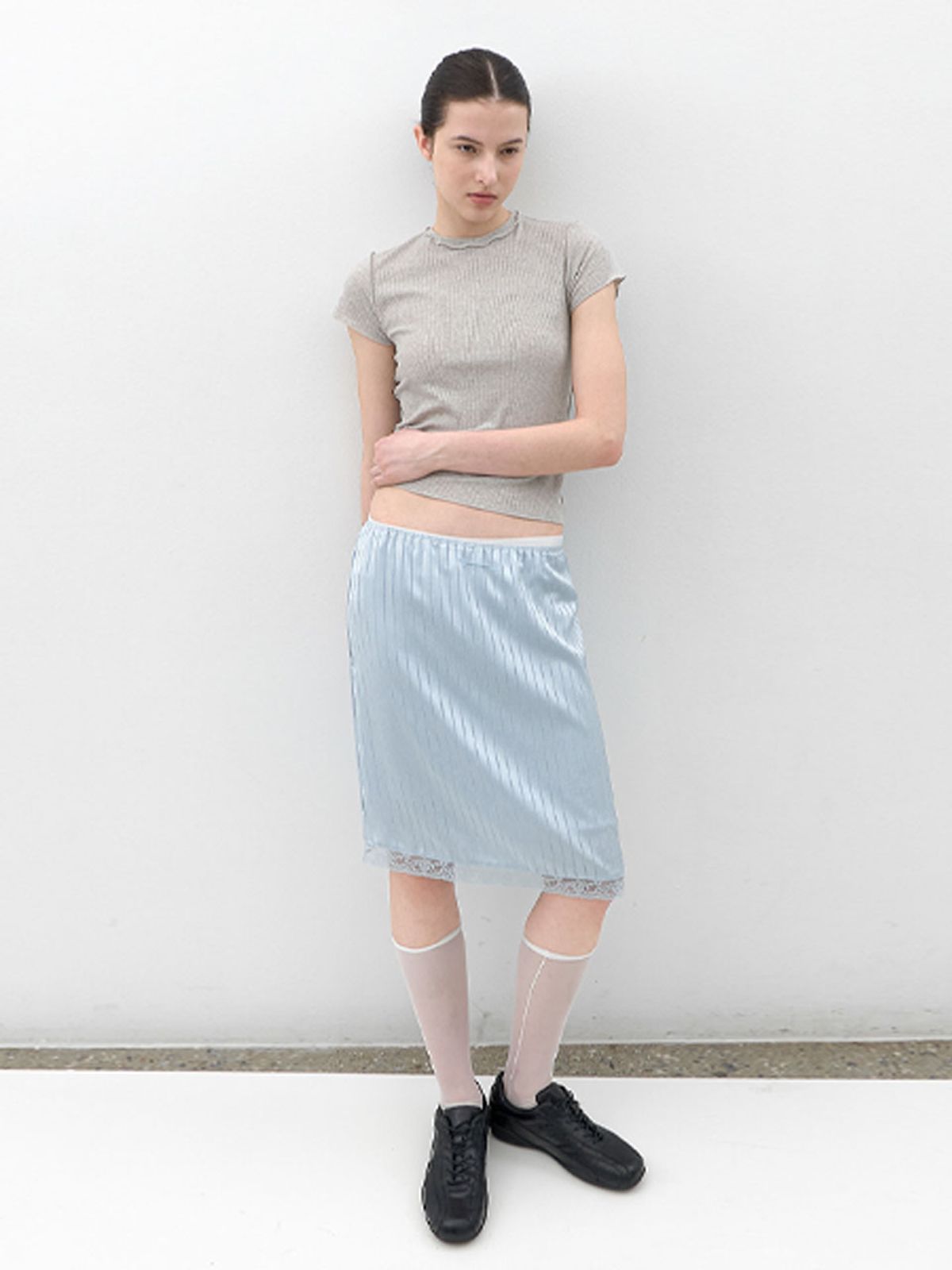 아틀리에 나인(ATELIER NAIN) AN SATIN SET-UP LACE TAPE BANDING MIDI SKIRT (SK-5107)