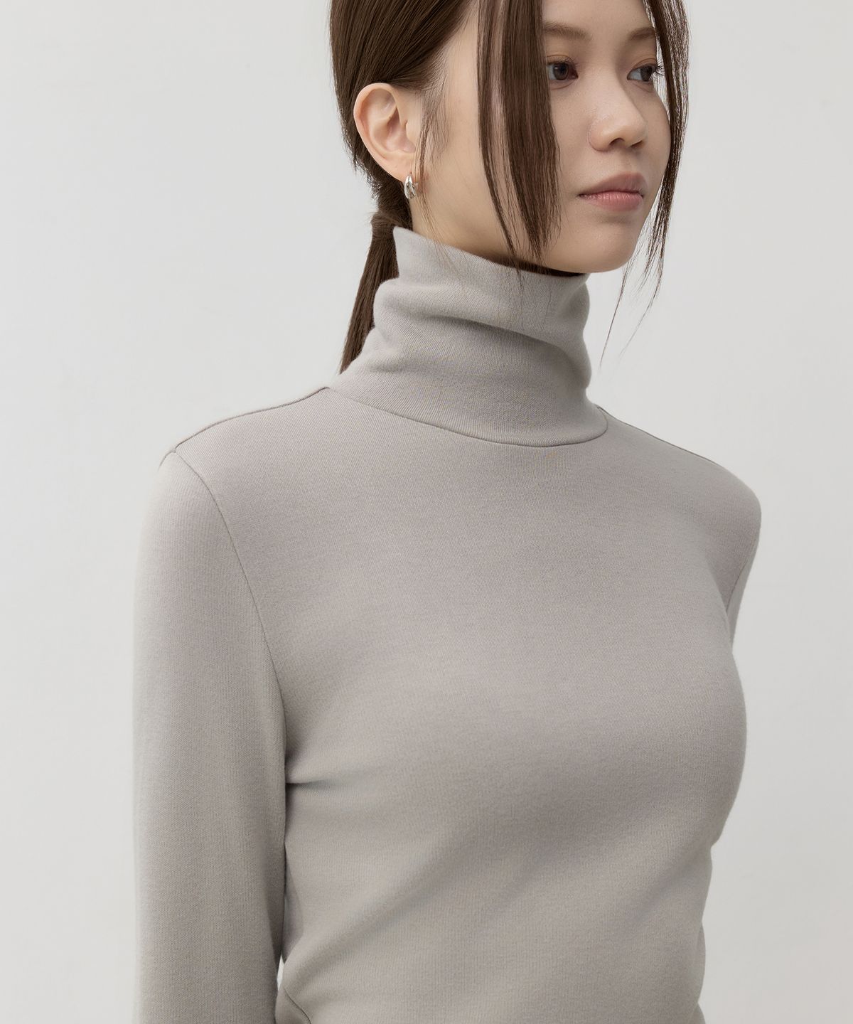 무신사 스탠다드 우먼(MUSINSA STANDARD WOMAN) [힛탠다드] 우먼즈 속기모 슬림 터틀 넥 긴소매 티셔츠 [라이트 웜 그레이]