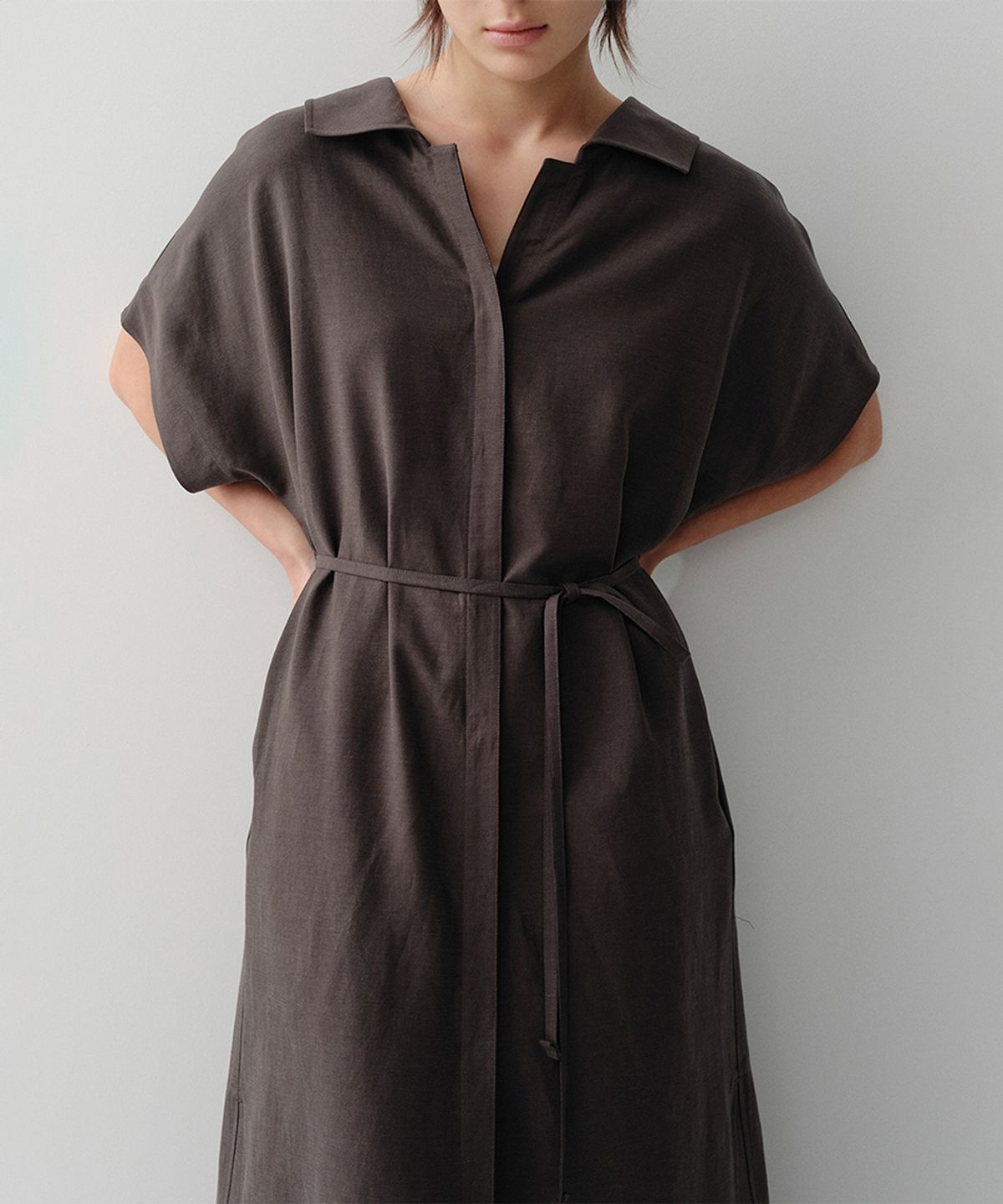 이아(EAAH) MALLOW LINEN SHIRT DRESS (BROWN)