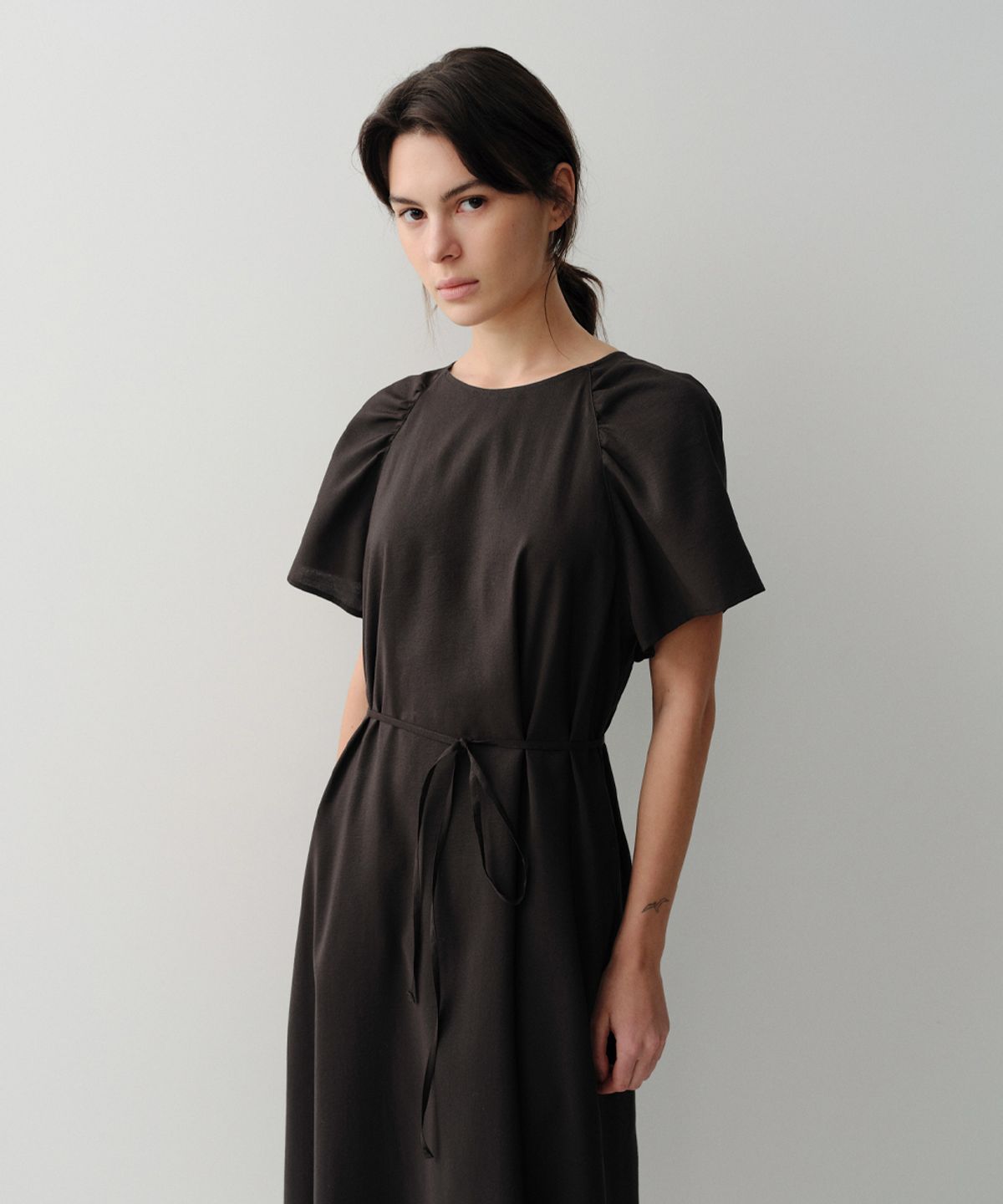 이아(EAAH) RYN MAXI DRESS (BLACK)