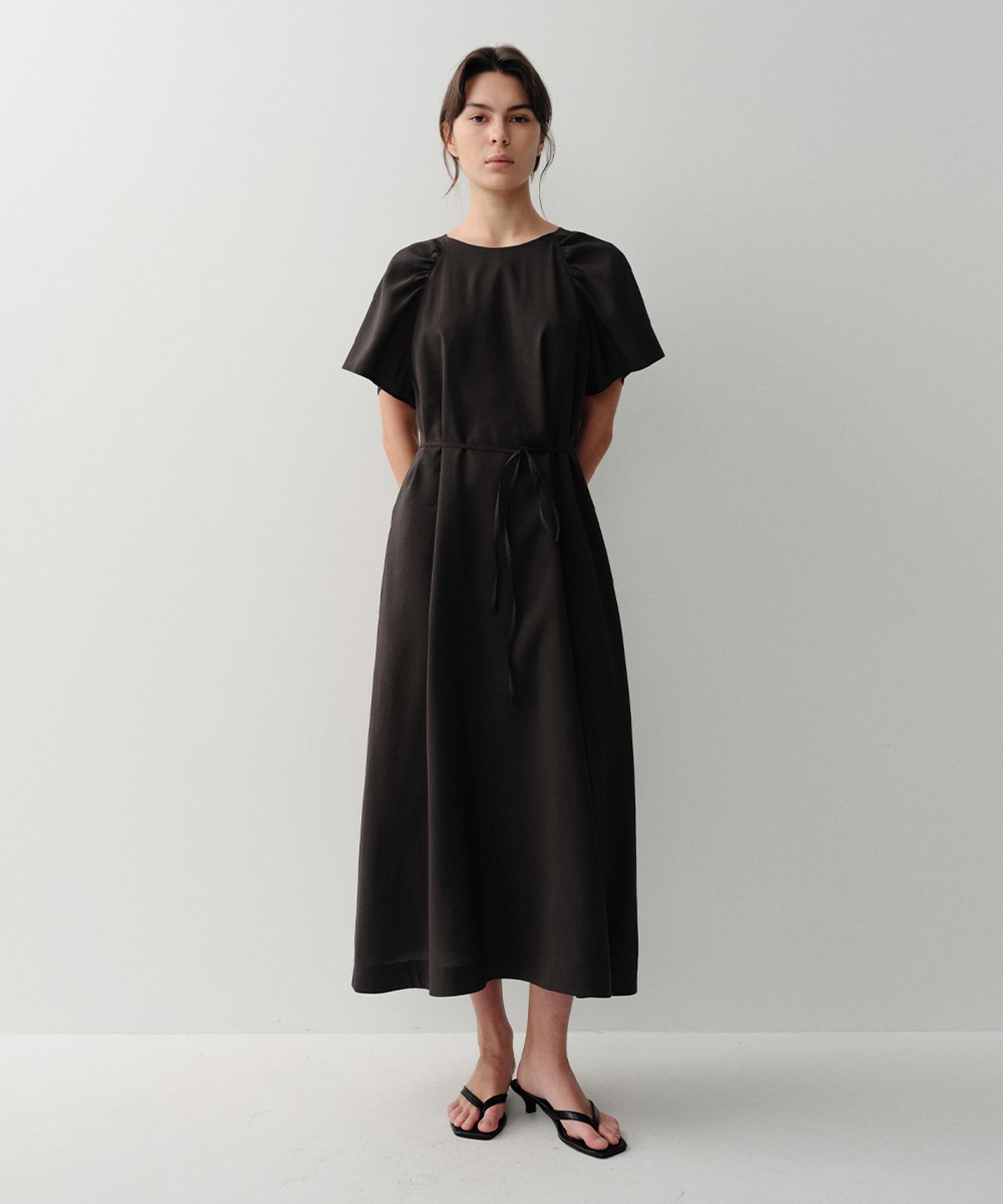 이아(EAAH) RYN MAXI DRESS (BLACK)
