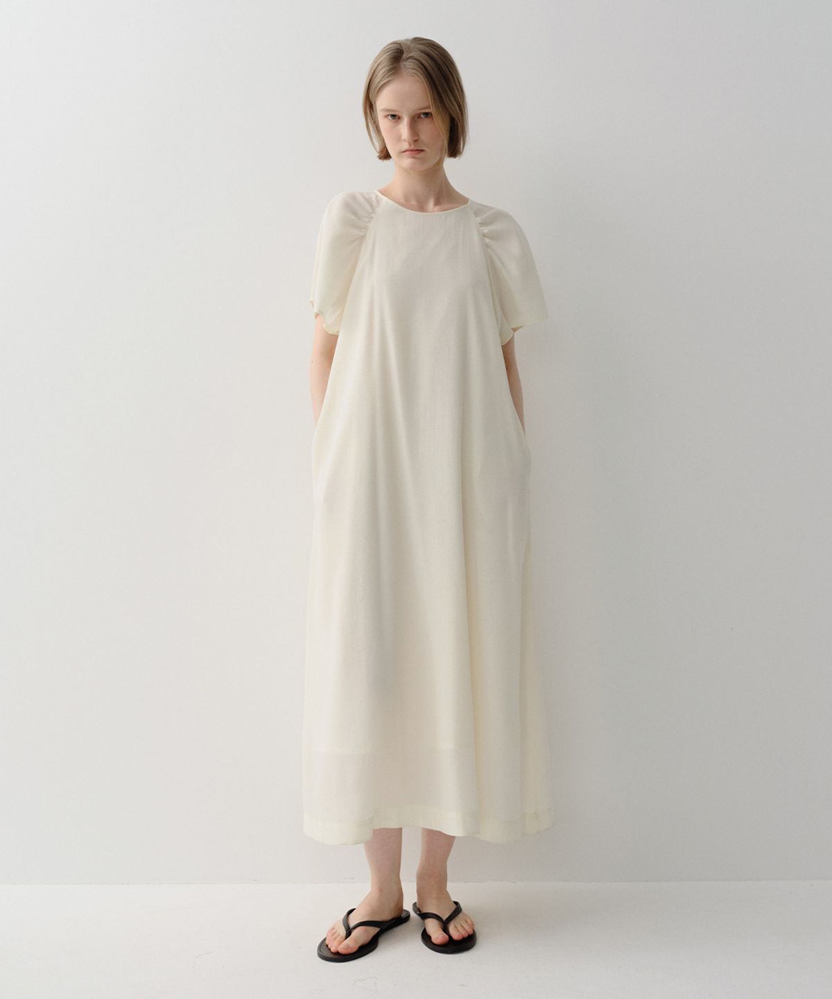 이아(EAAH) RYN MAXI DRESS (CREAM)