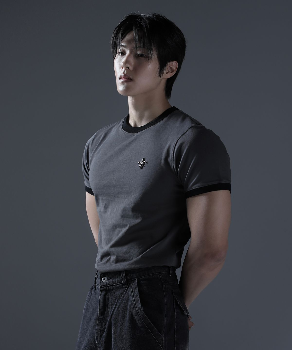 카미드(CARMID) 카미드 엔틱 링거티 반팔 티셔츠 [차콜]