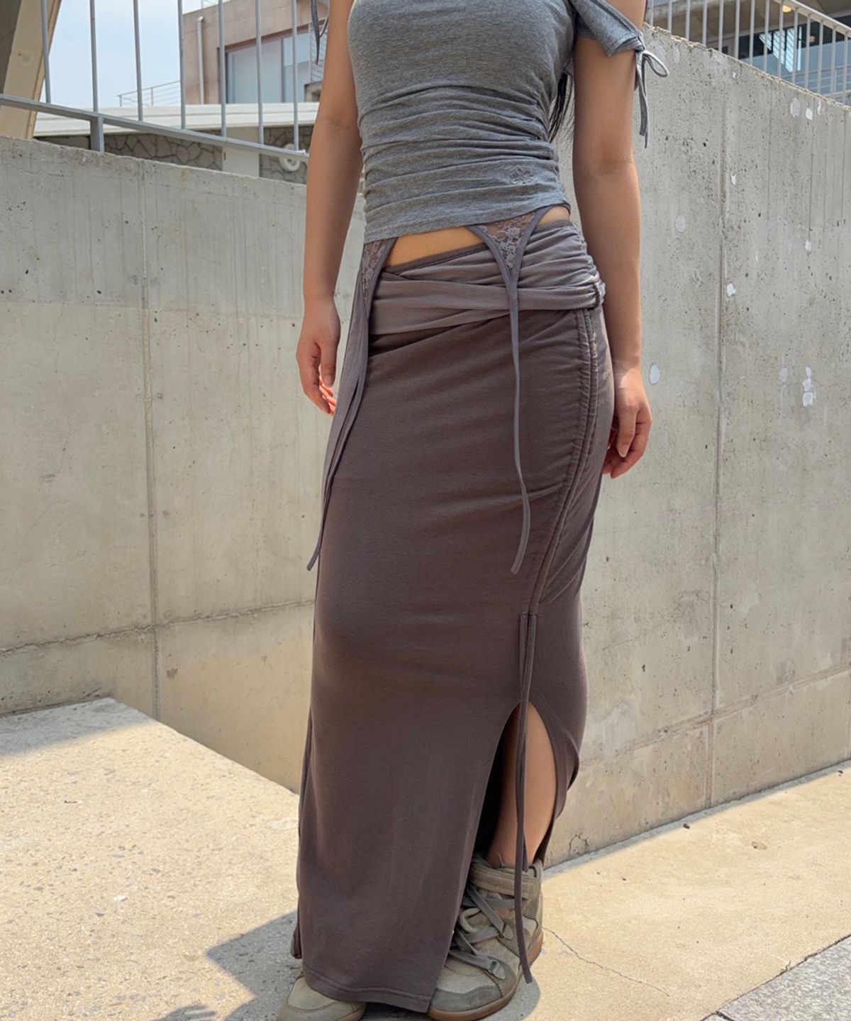 플리즈노팔로우(PLEASENOFOLLOW) Ina Shirring Long Skirt (Khaki)