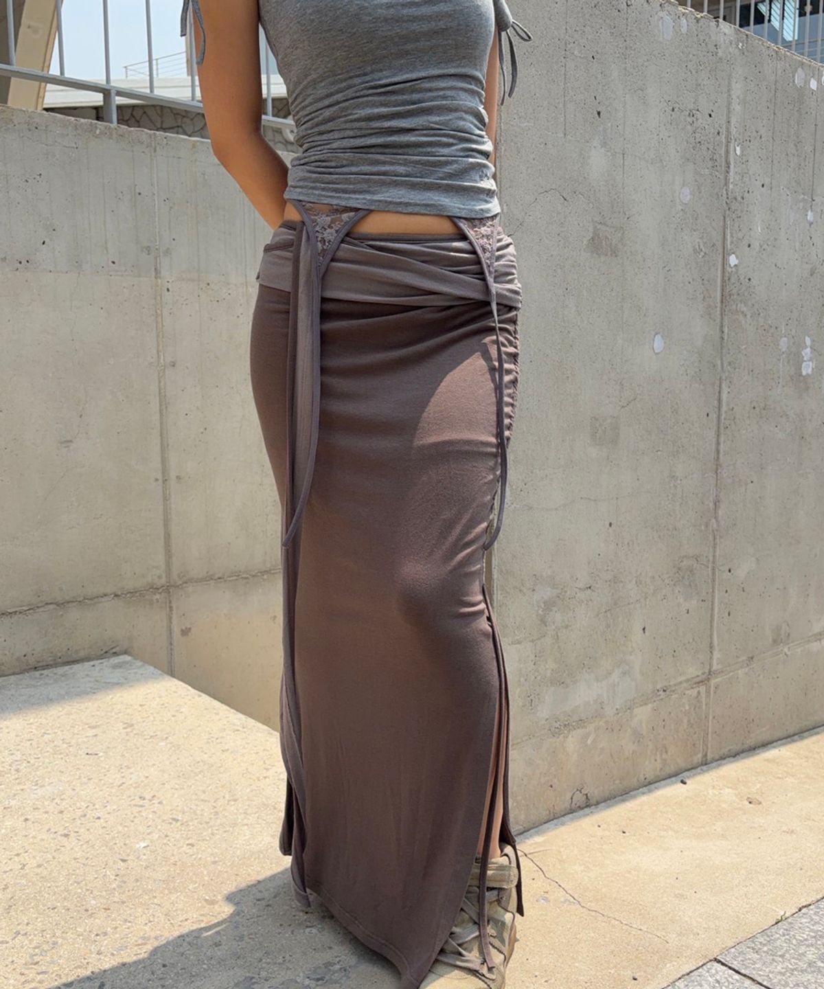 플리즈노팔로우(PLEASENOFOLLOW) Ina Shirring Long Skirt (Khaki)