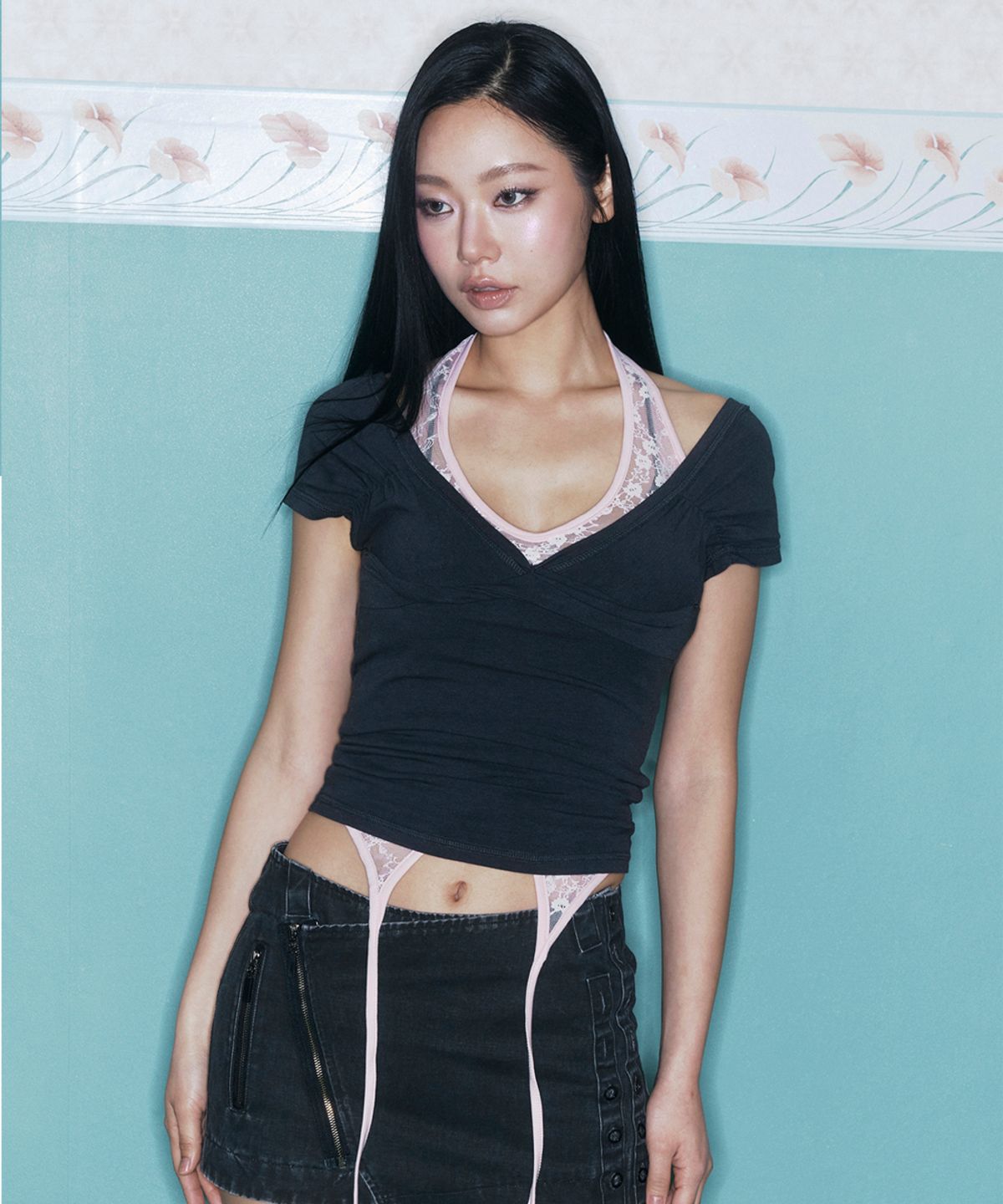 플리즈노팔로우(PLEASENOFOLLOW) Lua Garter Lace Halter Sleeveless Top (Baby Pink)