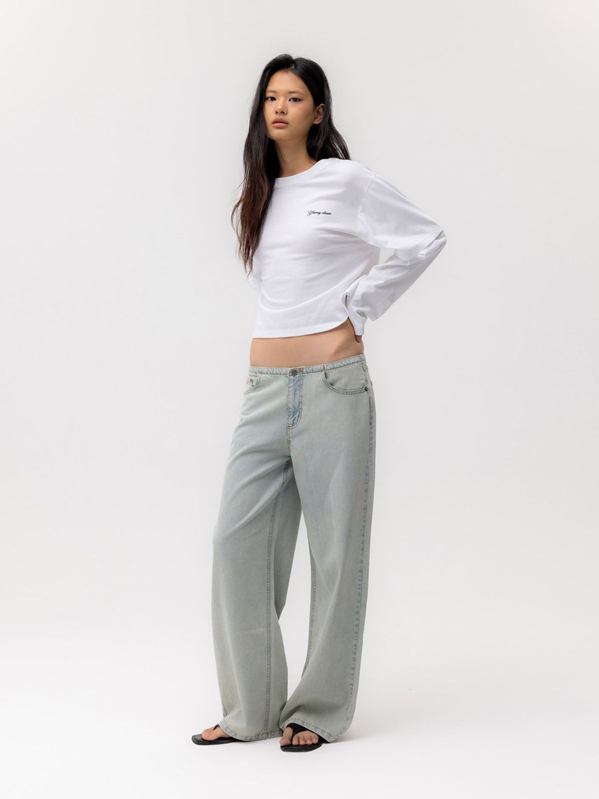 글로니(GLOWNY) THE SAVANNA JEANS (LIGHT BLUE)