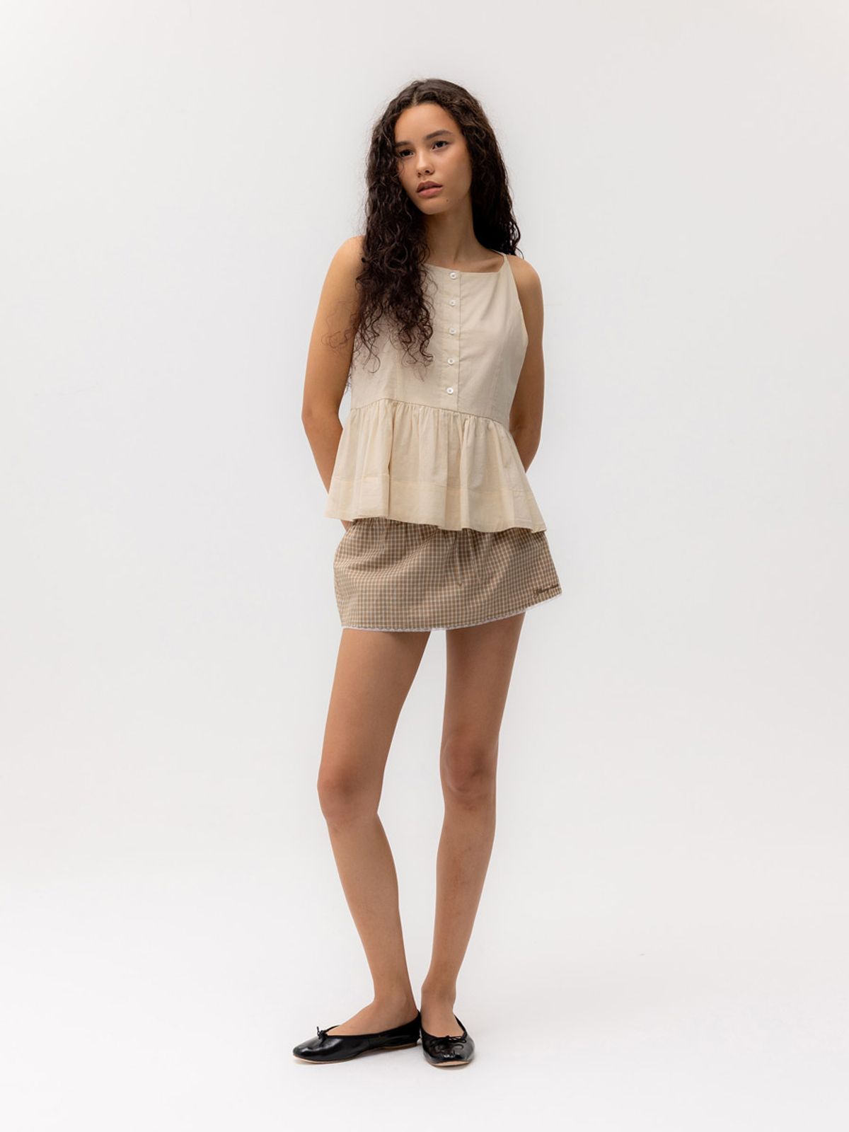 글로니(GLOWNY) G RUFFLED BUTTON BLOUSE (BEIGE)