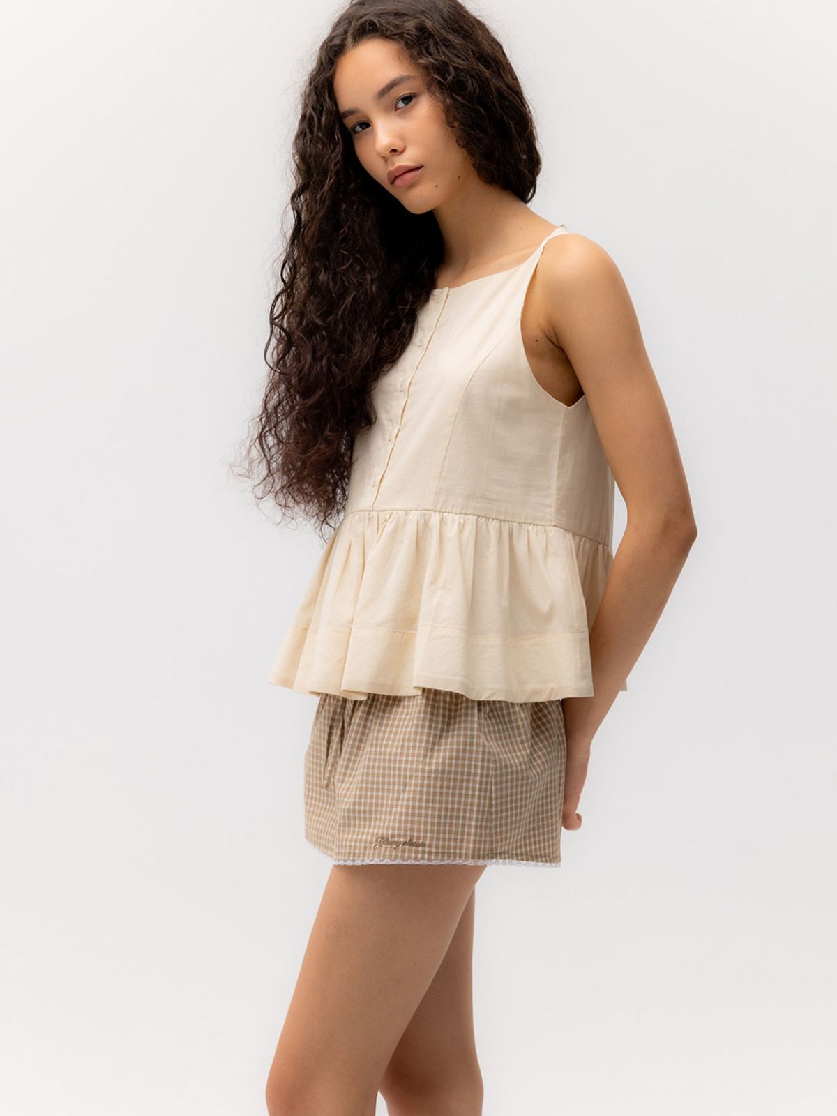 글로니(GLOWNY) G RUFFLED BUTTON BLOUSE (BEIGE)