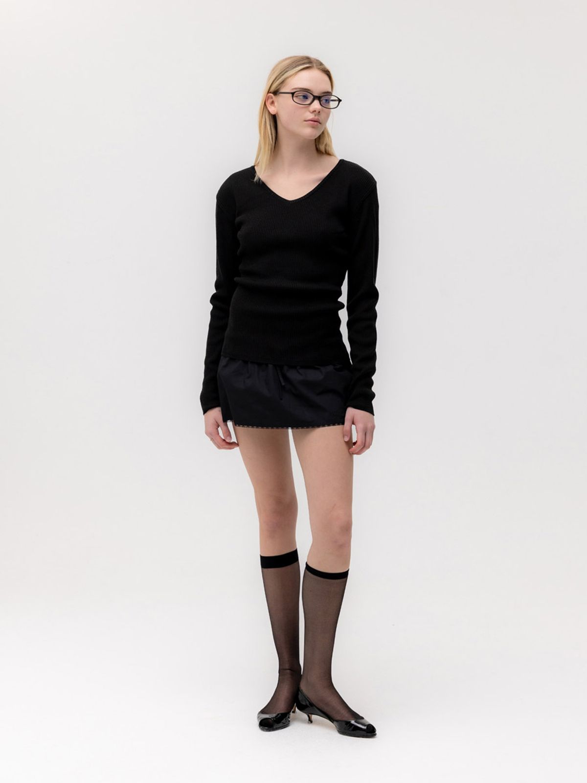 글로니(GLOWNY) G CLASSIC RIB V-NECK KNIT (BLACK)