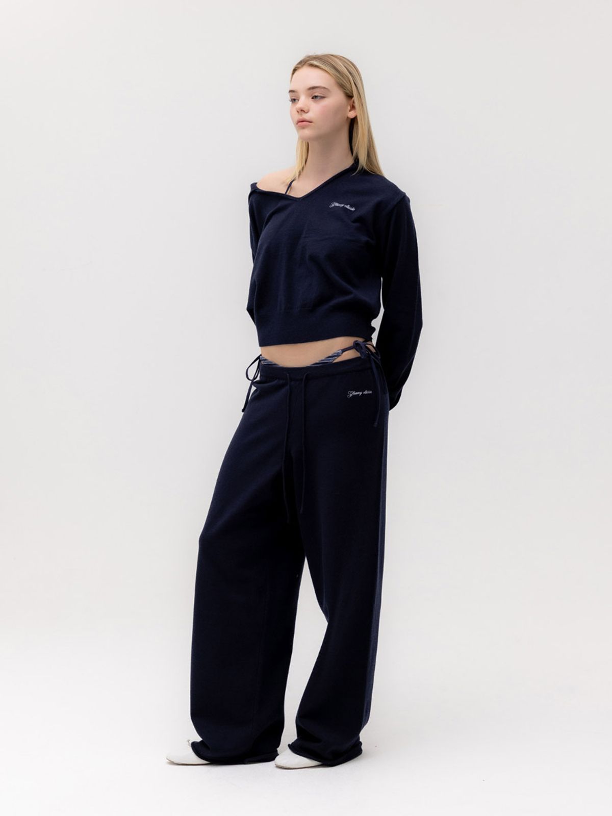 글로니(GLOWNY) G HUG KNIT PANTS (NAVY)