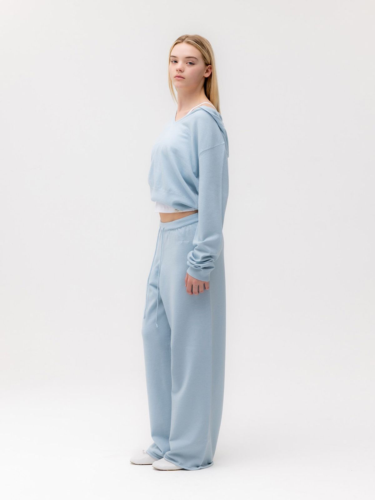 글로니(GLOWNY) G HUG KNIT PANTS (BABY BLUE)