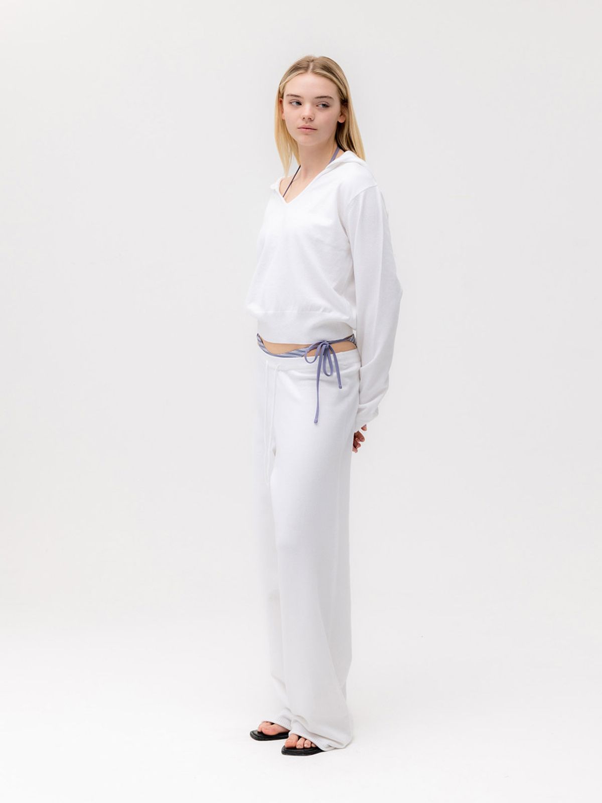 글로니(GLOWNY) G HUG KNIT PANTS (WHITE)