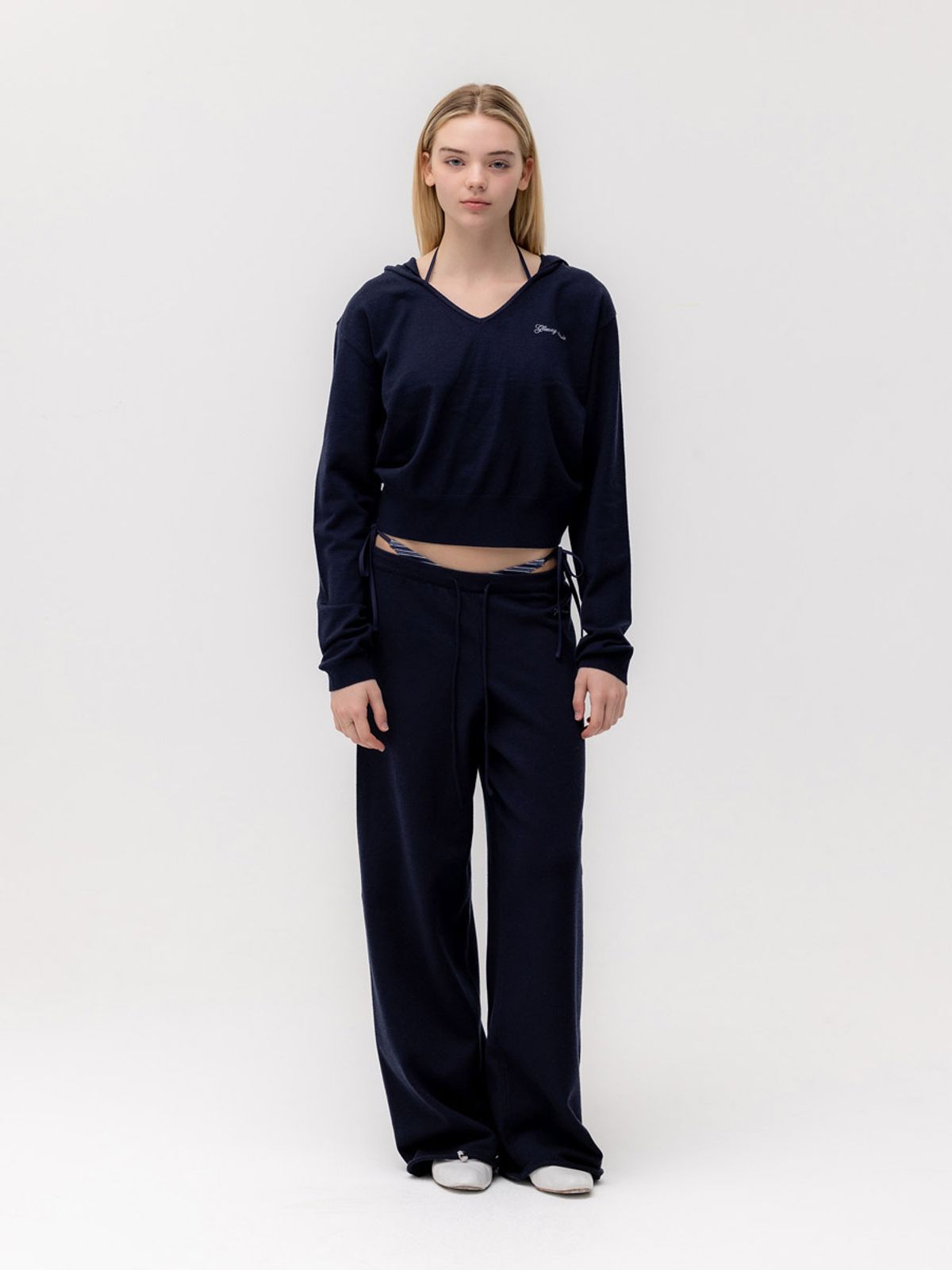 글로니(GLOWNY) G HUG V-NECK KNIT HOODIE (NAVY)