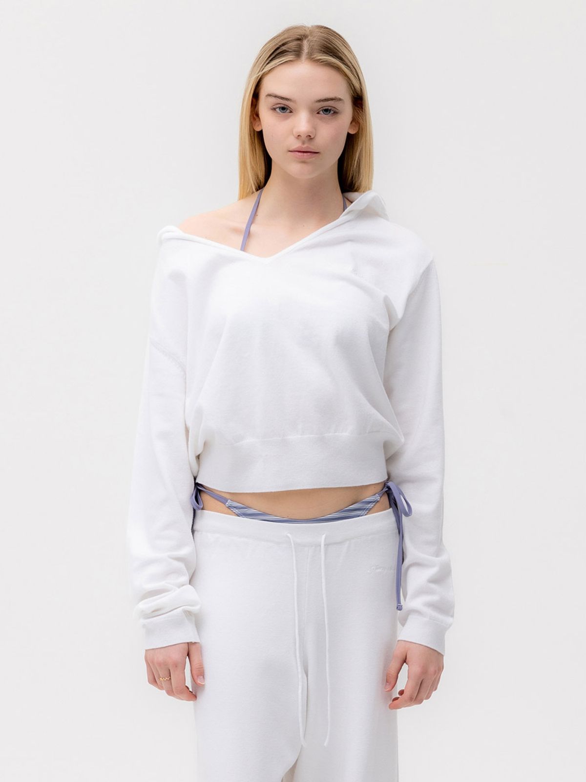 글로니(GLOWNY) G HUG V-NECK KNIT HOODIE (WHITE)