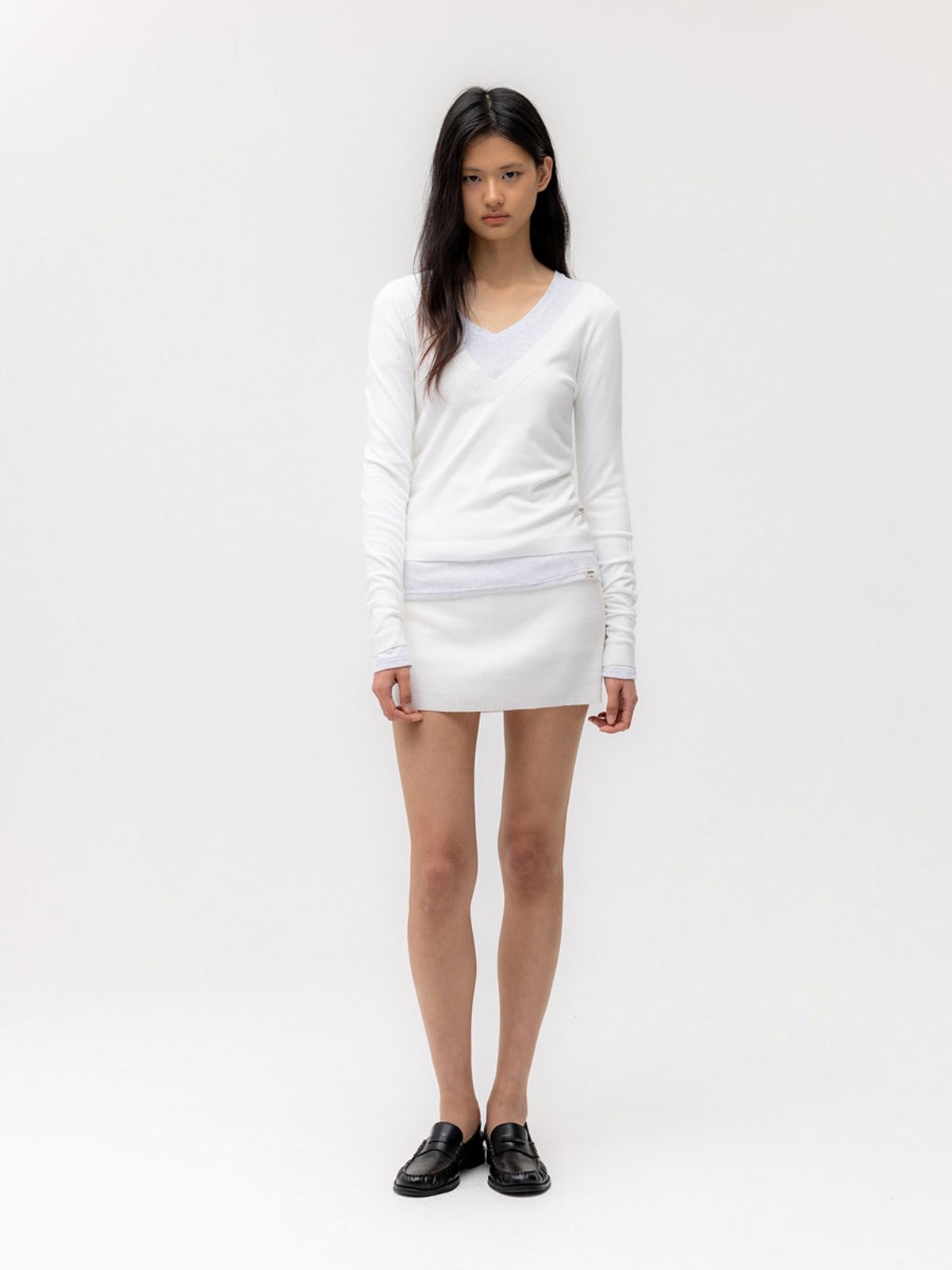 글로니(GLOWNY) G DEEP V-NECK KNIT (WHITE)