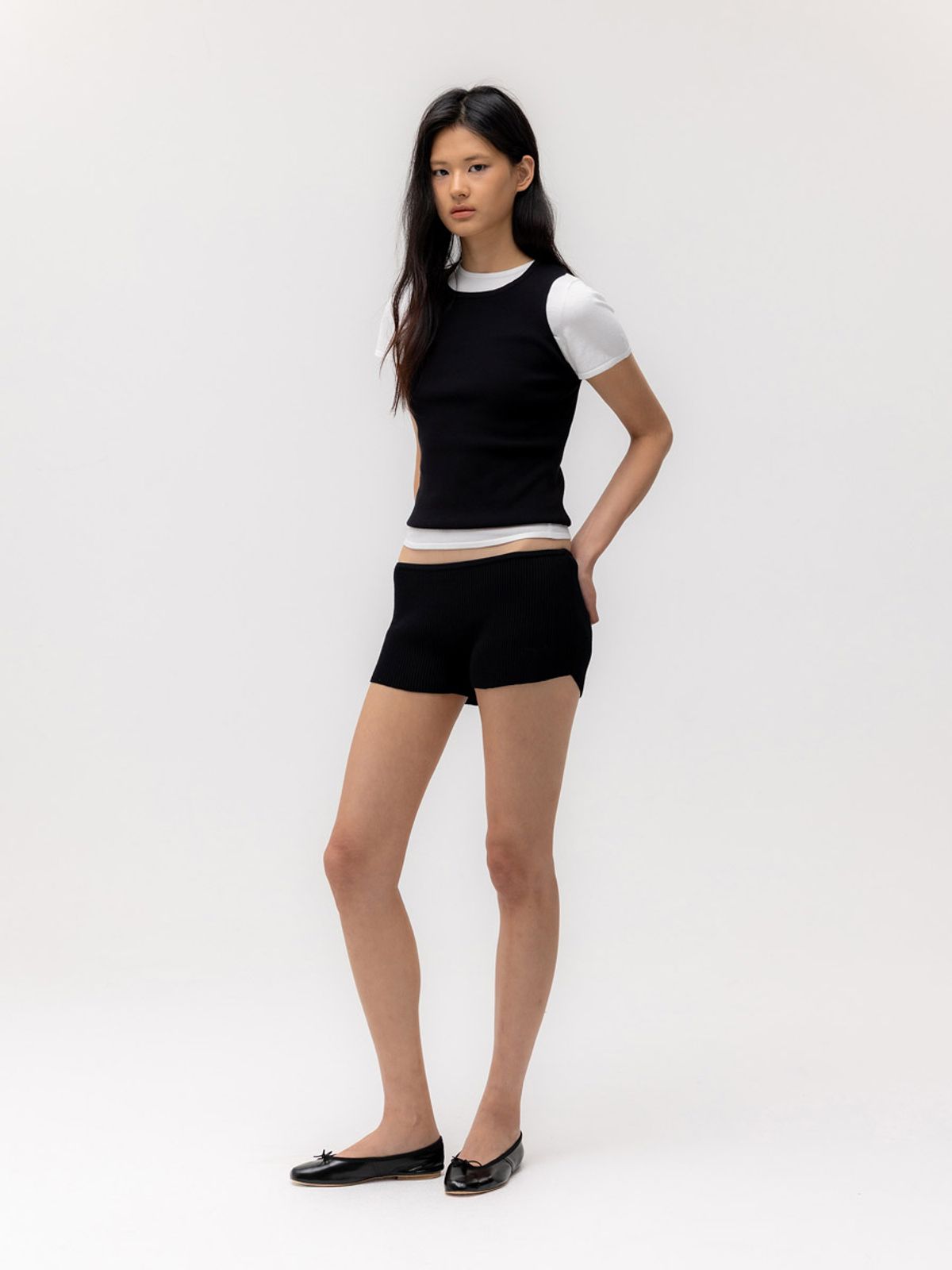 글로니(GLOWNY) G REST KNIT SLEEVELESS (BLACK)
