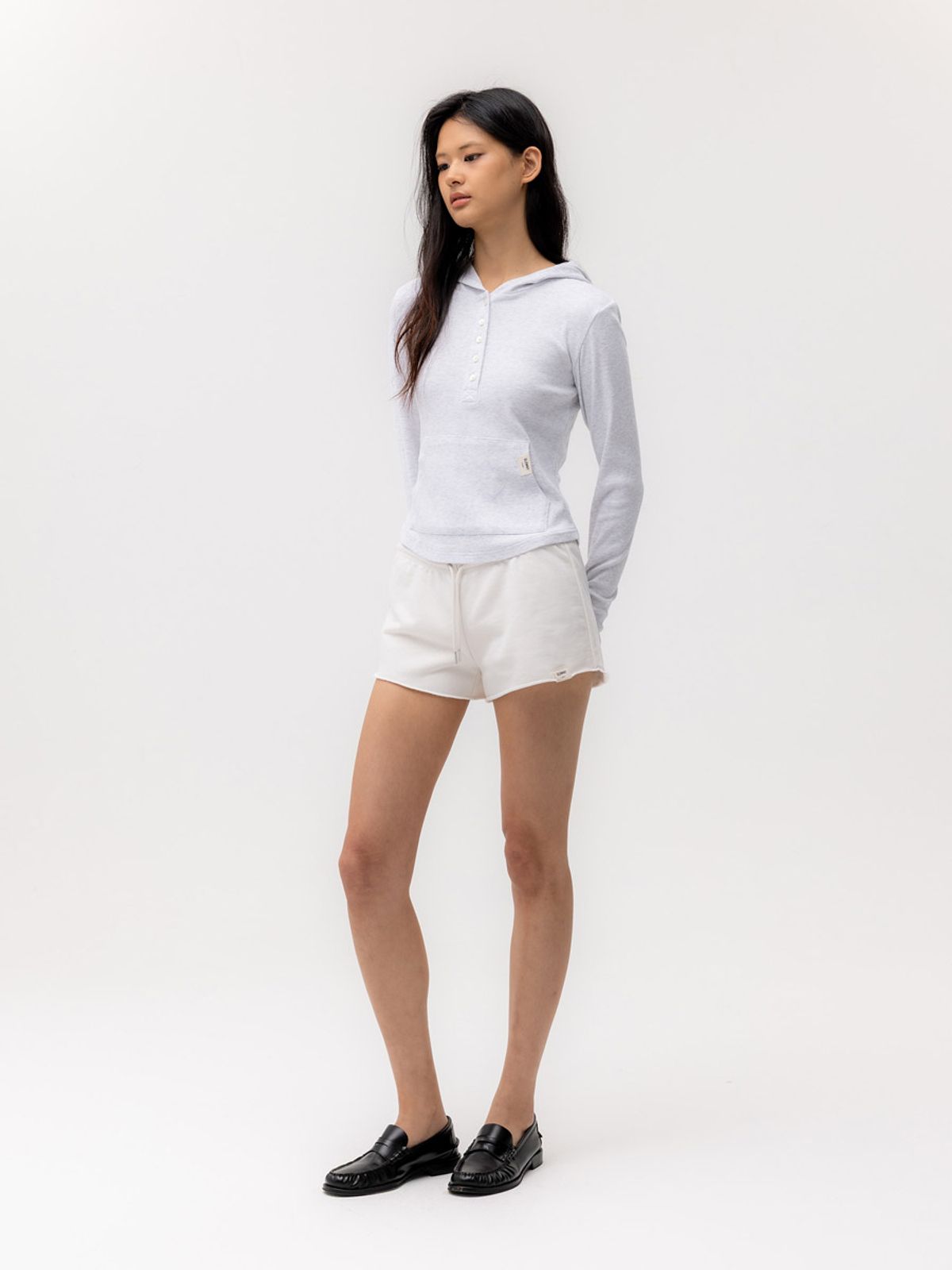 글로니(GLOWNY) G LOW RISE SHORTS (WHITE)