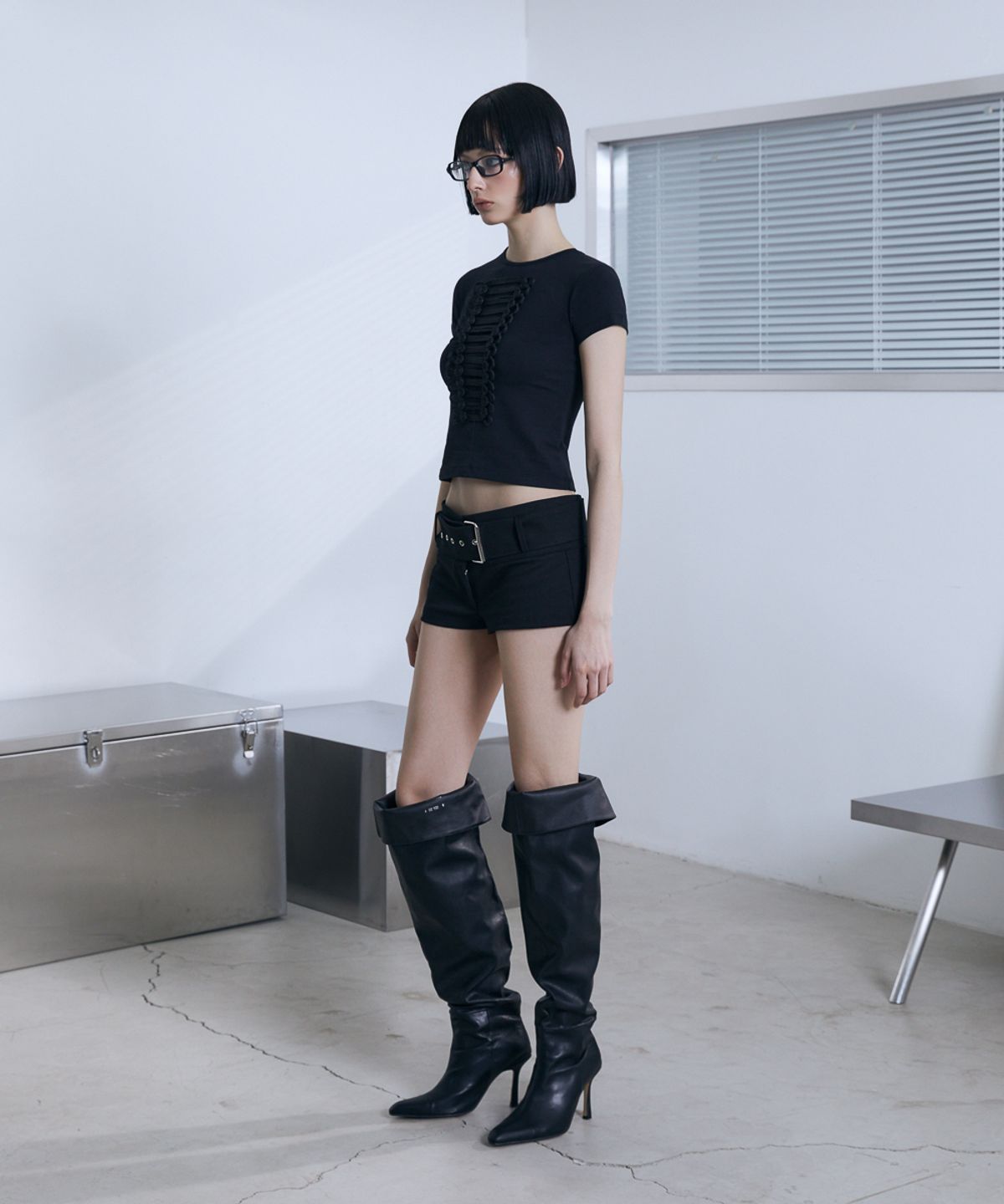 분트(VOONT) Embroidery Napoleon Slim T-Shirt (BLACK)