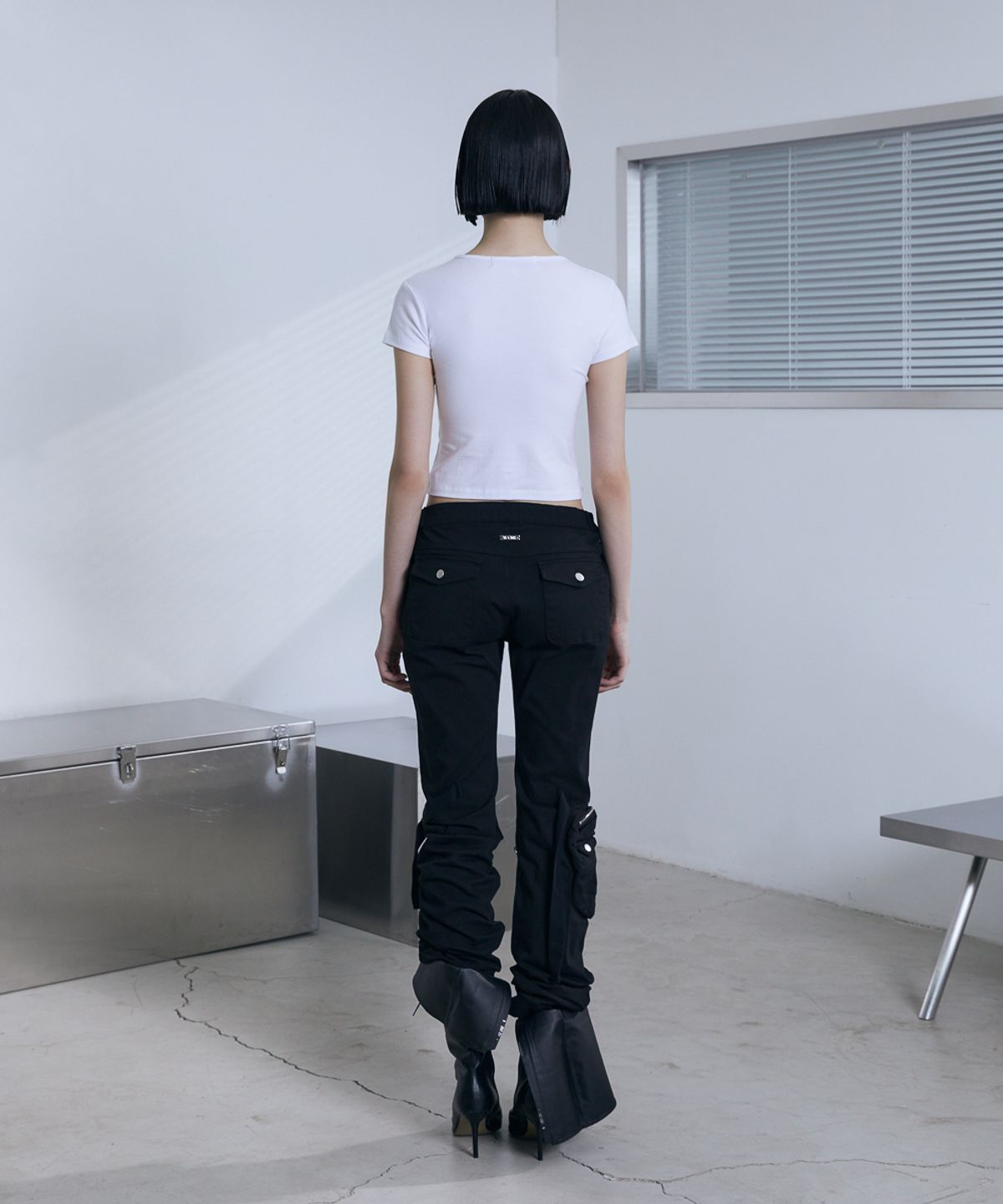 분트(VOONT) Embroidery Napoleon Slim T-Shirt (IVORY)