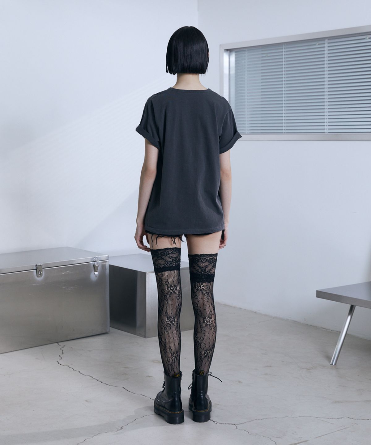 분트(VOONT) Horse Graphic Roll-Up T-Shirt (CHARCOAL)