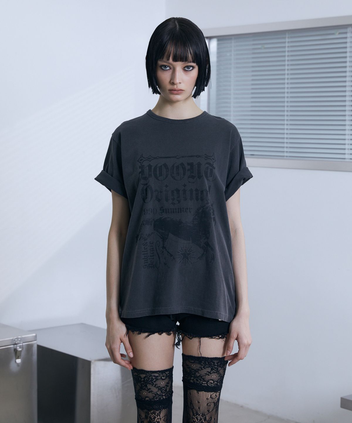 분트(VOONT) Horse Graphic Roll-Up T-Shirt (CHARCOAL)
