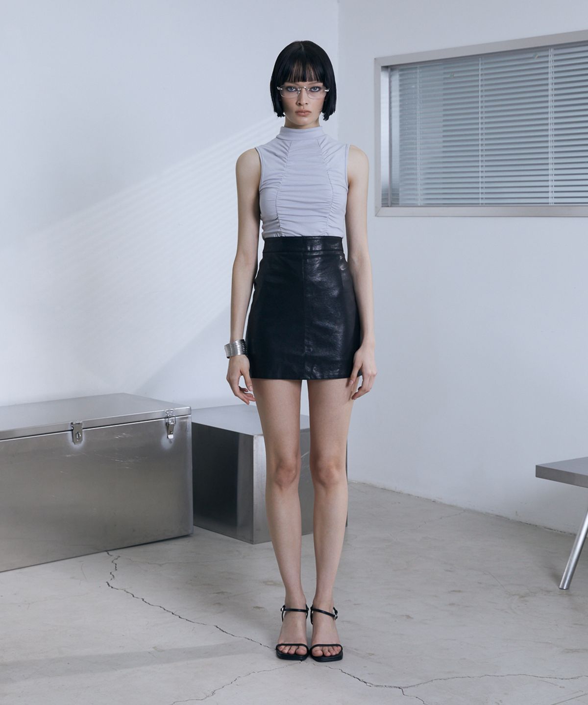 분트(VOONT) Shirring High Neck Sleeveless (SKY BLUE)