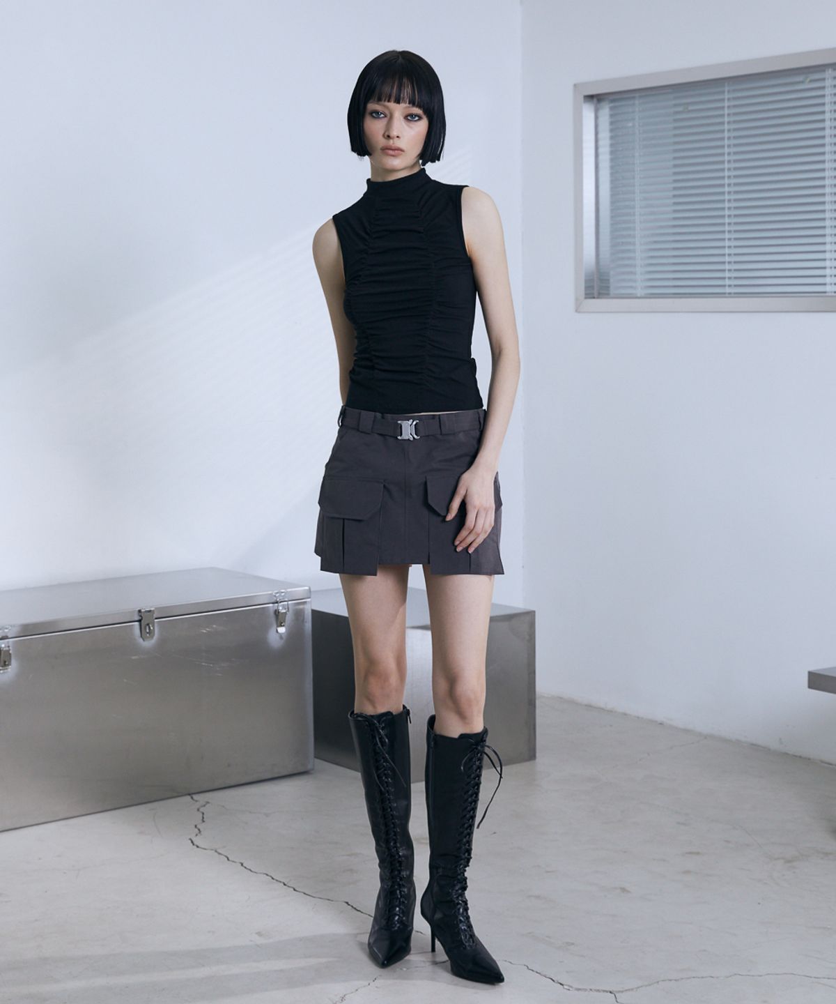 분트(VOONT) Shirring High Neck Sleeveless (BLACK)