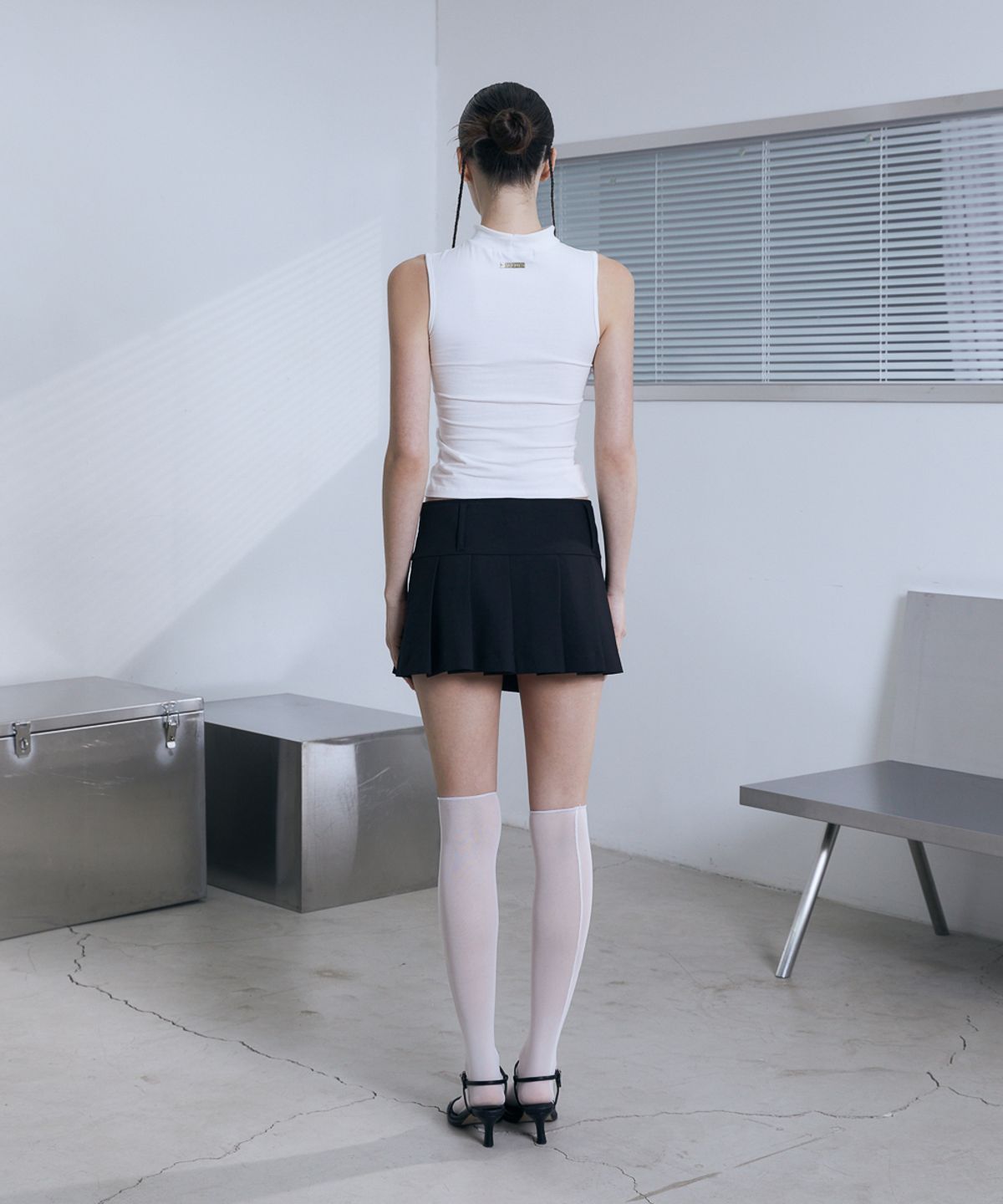 분트(VOONT) Shirring High Neck Sleeveless (IVORY)