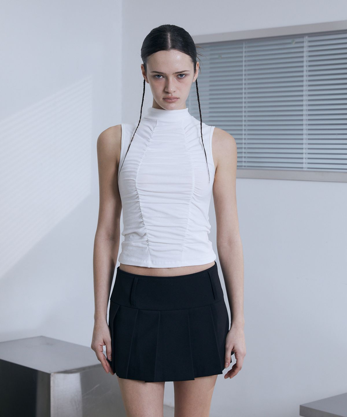 분트(VOONT) Shirring High Neck Sleeveless (IVORY)