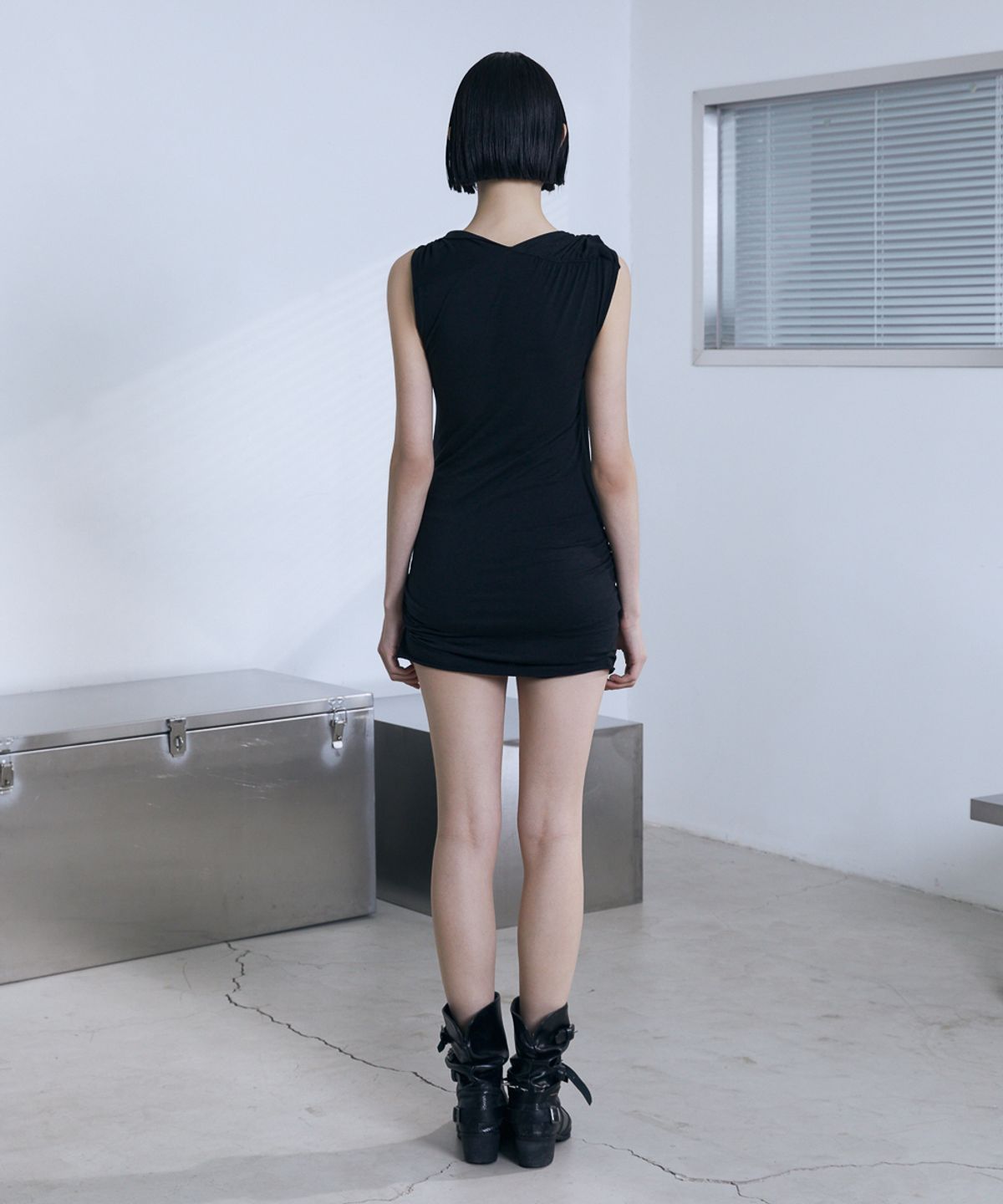 분트(VOONT) Twist Drape Slim Mini Dress (BLACK)