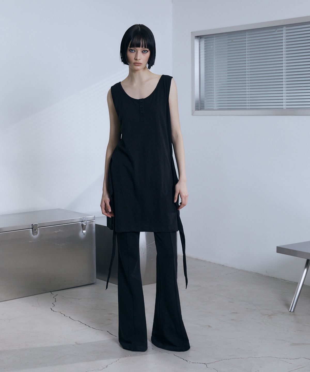 분트(VOONT) Henley Neck Tie Mini Dress (BLACK)