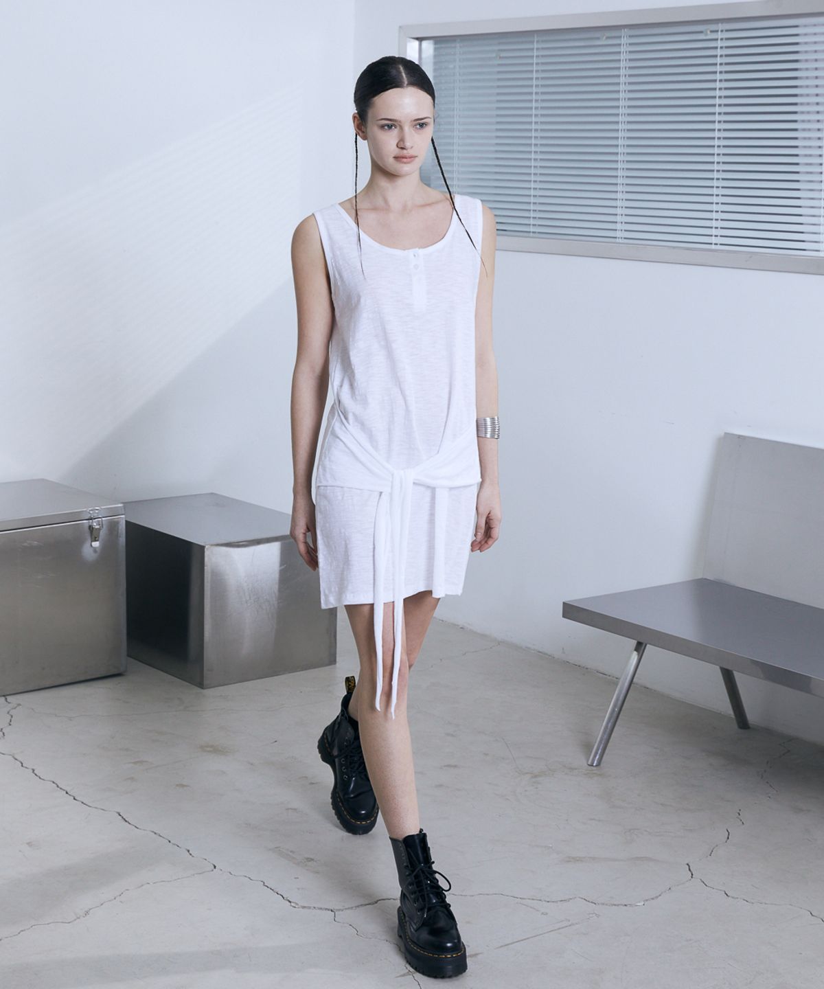 분트(VOONT) Henley Neck Tie Mini Dress (IVORY)