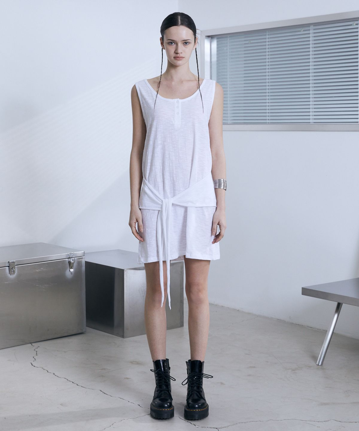 분트(VOONT) Henley Neck Tie Mini Dress (IVORY)
