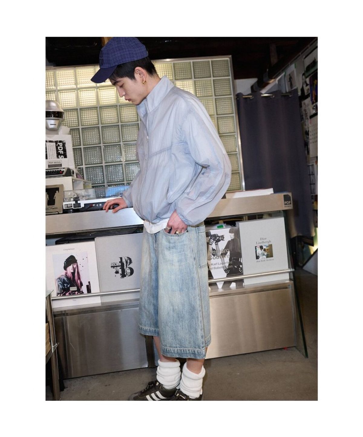 샌드 사운드(SAND SOUND) (UNISEX) 워시드 컬러 데님 버뮤다 숏츠  라이트 그레이